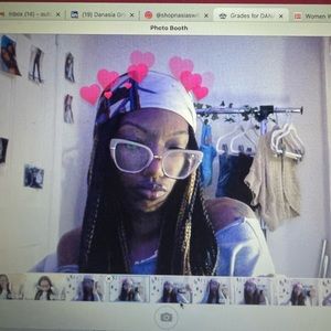 Meet your Posher, Danasia